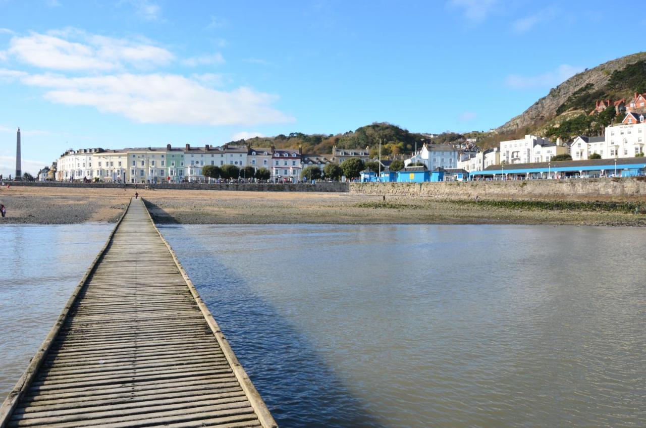 Audley Guest House Llandudno Eksteriør bilde